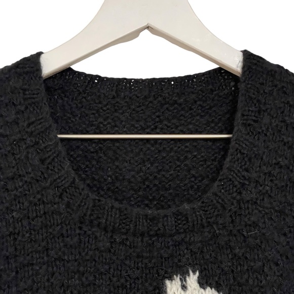 5 for $25!! Adorable Vintage Black/White Sweater Vest - Picture 3 of 7